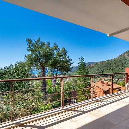 Luxury 4 Bedroom Villa With Pool فيلة غوجيك