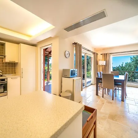 Luxury 4 Bedroom Villa With Pool Вилла