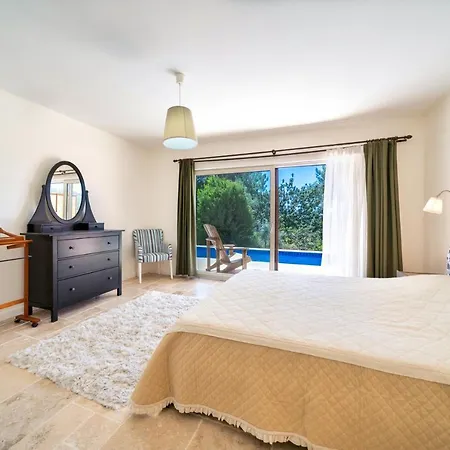 Luxury 4 Bedroom Villa With Pool فيلة غوجيك