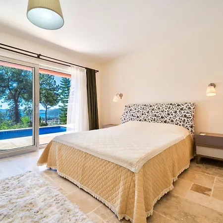 Luxury 4 Bedroom Villa With Pool Вилла Гёчек