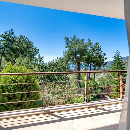 Villa Luxury 4 Bedroom Villa With Pool