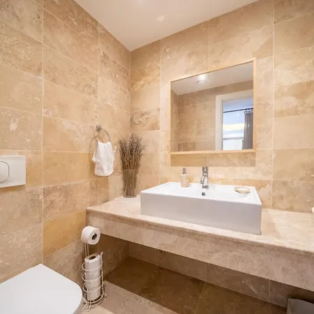 Luxury 4 Bedroom Villa With Pool